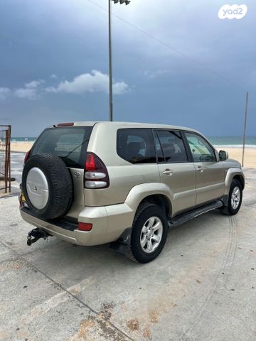 טויוטה לנד קרוזר