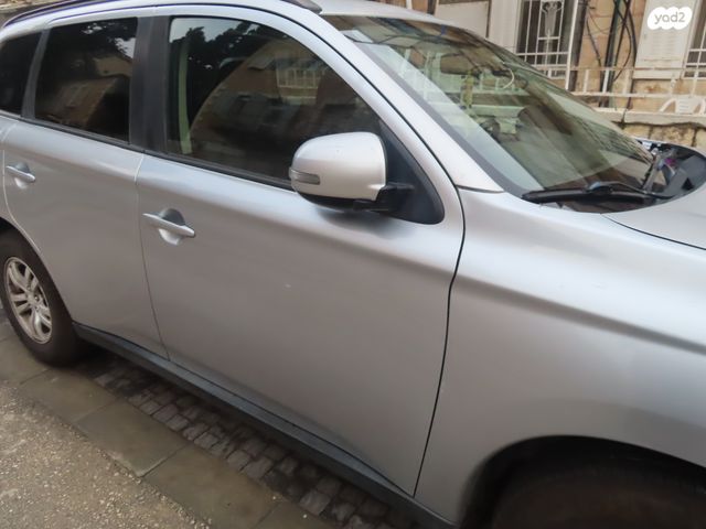 מיצובישי אאוטלנדר