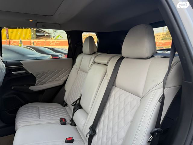 מיצובישי אאוטלנדר