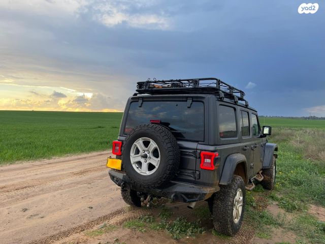 מודעת רכב ג'יפ רנגלר