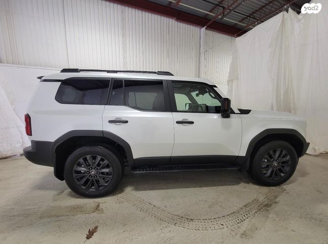 טויוטה לנד קרוזר