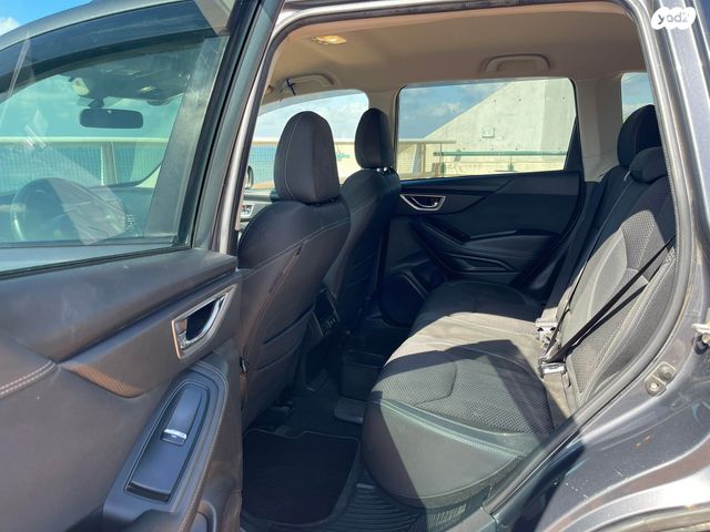 סובארו פורסטר