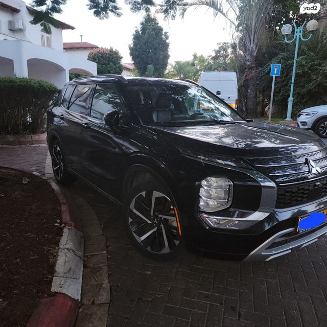 מיצובישי אאוטלנדר