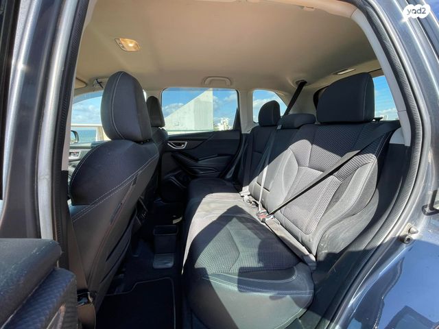 סובארו פורסטר