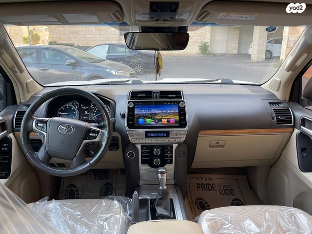 טויוטה לנד קרוזר