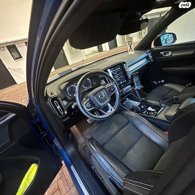 וולוו XC40