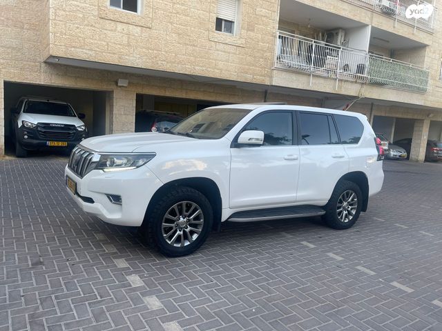 טויוטה לנד קרוזר