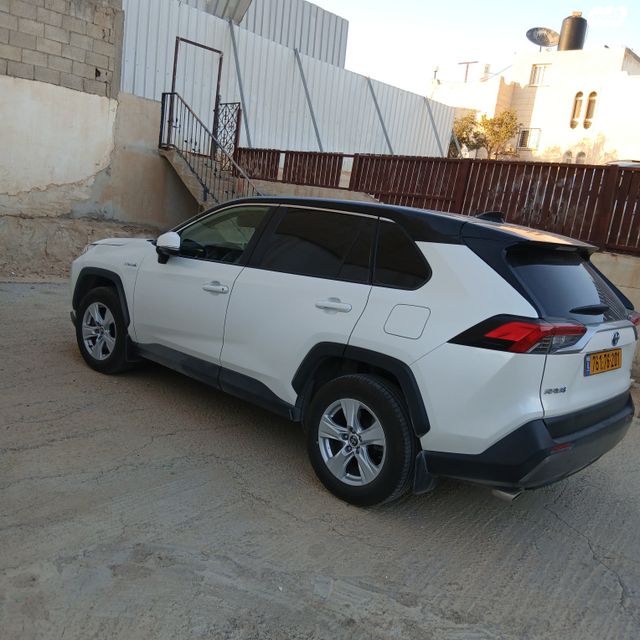 טויוטה RAV4