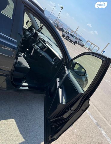 טויוטה RAV4