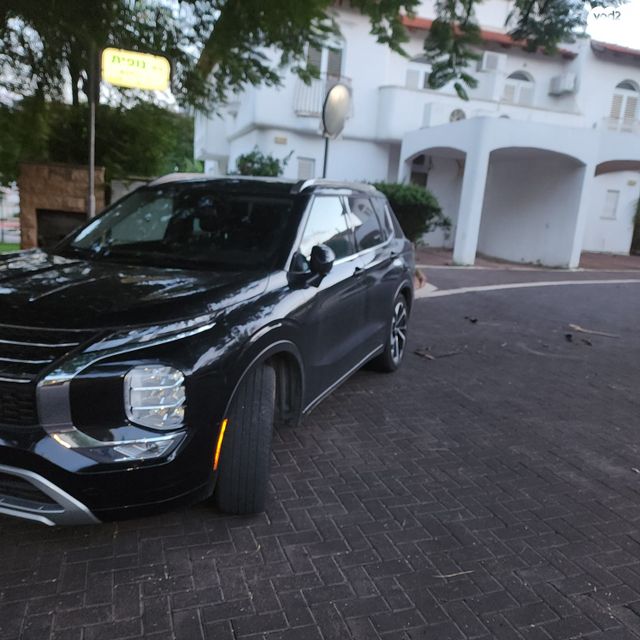 מיצובישי אאוטלנדר