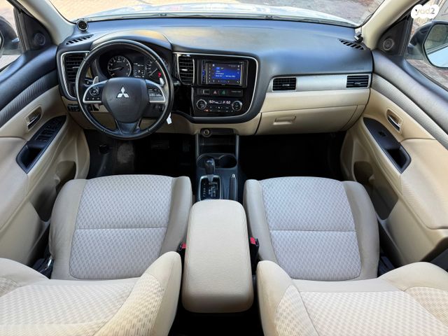 מיצובישי אאוטלנדר