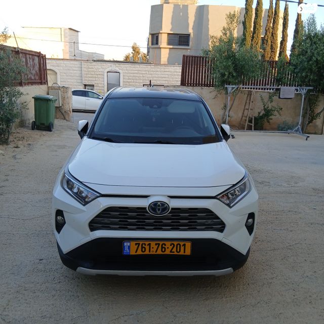 טויוטה RAV4