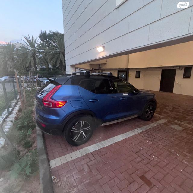 מודעת רכב וולוו XC40