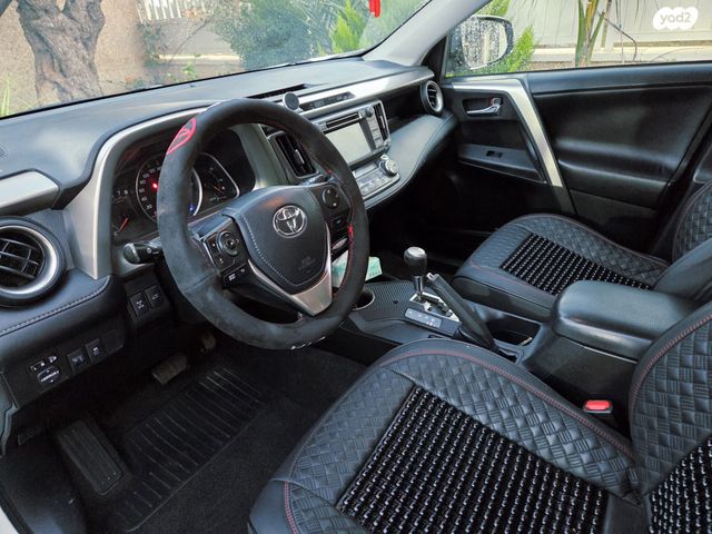 טויוטה RAV4
