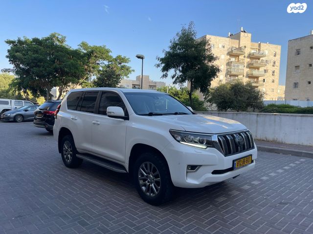 טויוטה לנד קרוזר