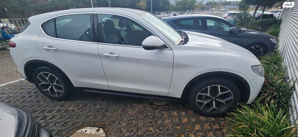 אלפא רומיאו סטלביו