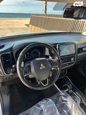 מיצובישי אאוטלנדר