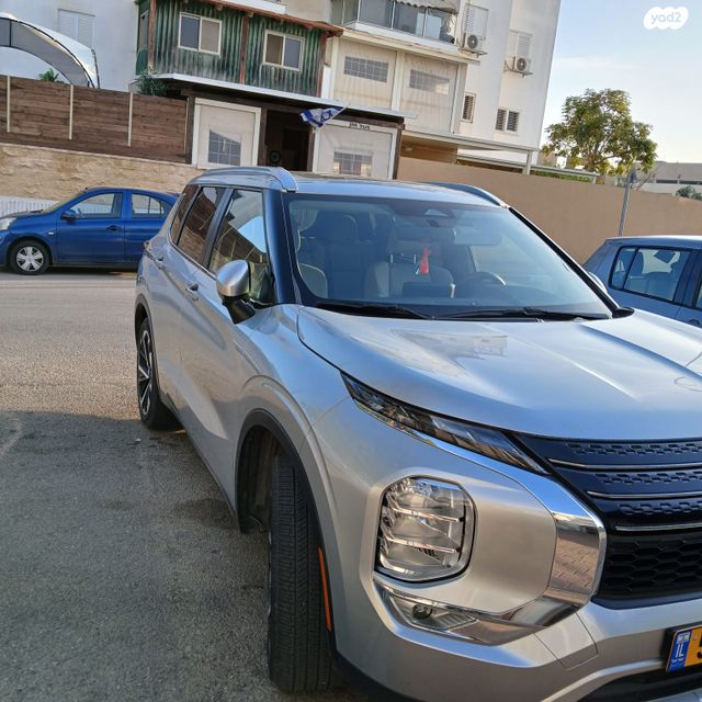 מיצובישי אאוטלנדר