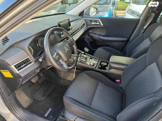 מיצובישי אאוטלנדר