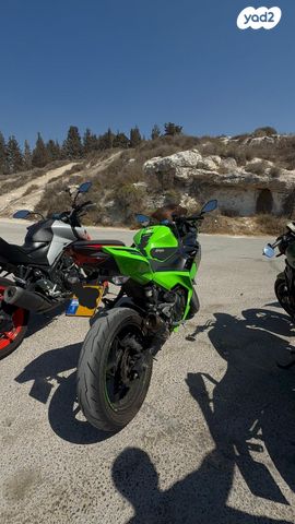 קאוואסאקי נינג'ה 400