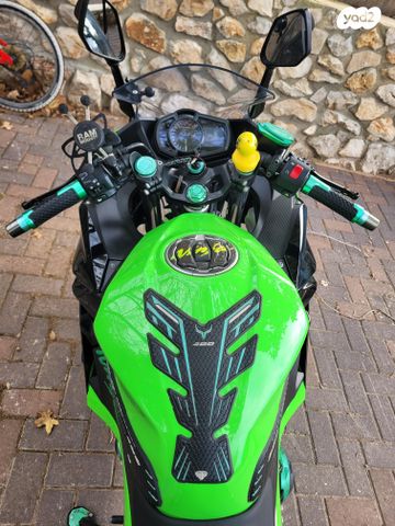 קאוואסאקי נינג'ה 400