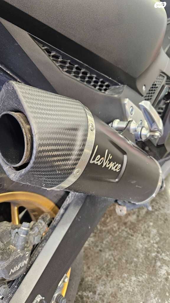 הונדה פורזה 750