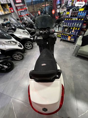 פיאג'ו X-Evo 250