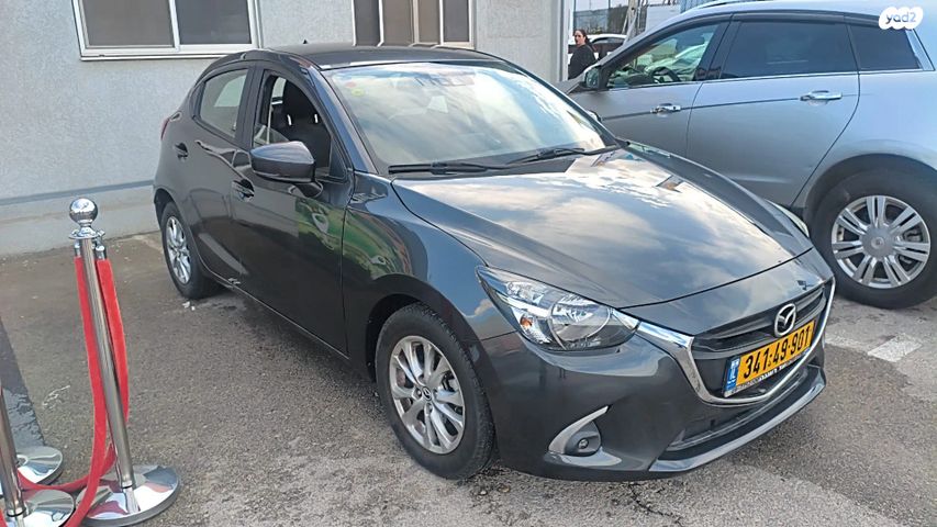 מודעת רכב מאזדה 2