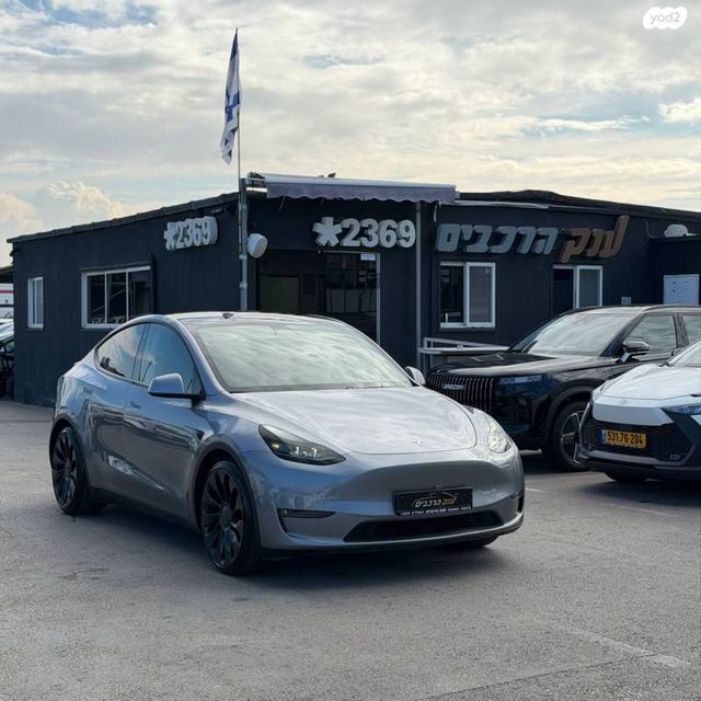 מודעת רכב טסלה מודל Y