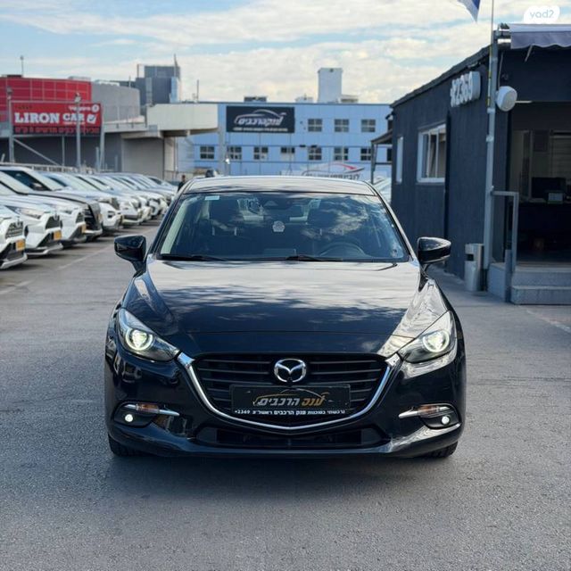 מאזדה 3