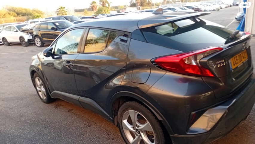 מודעת רכב טויוטה C-HR 2