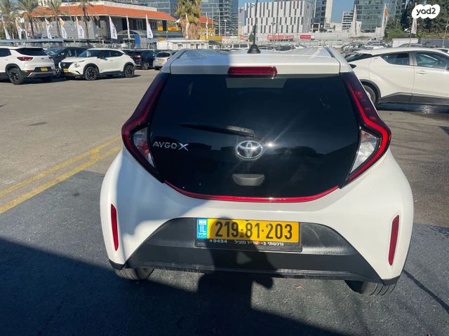 טויוטה אייגו X