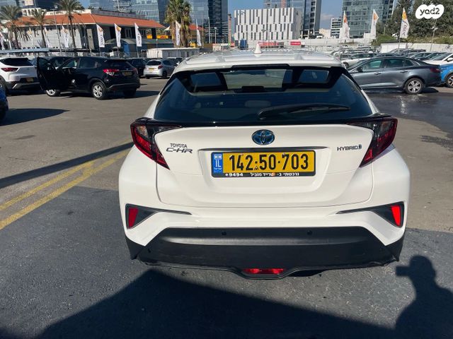 מודעת רכב טויוטה C-HR 2