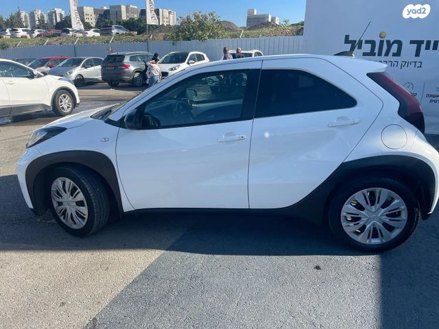 טויוטה אייגו X