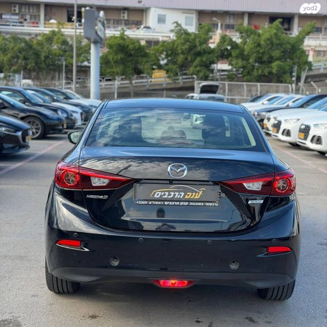 מאזדה 3