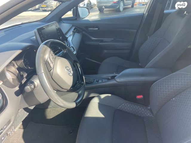 טויוטה C-HR