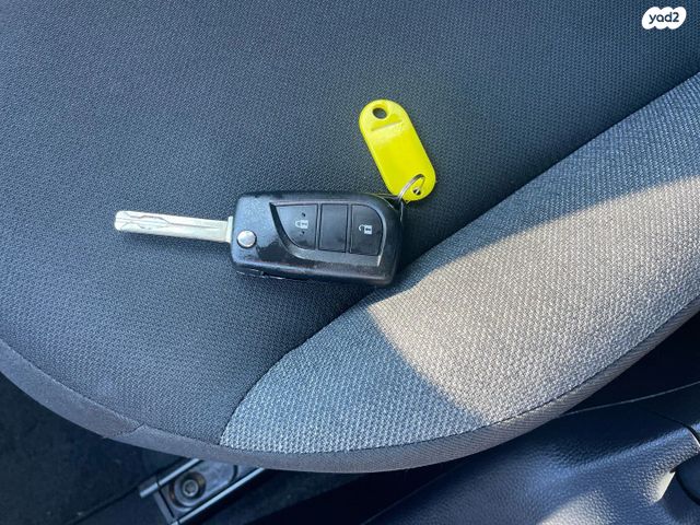 טויוטה אייגו X