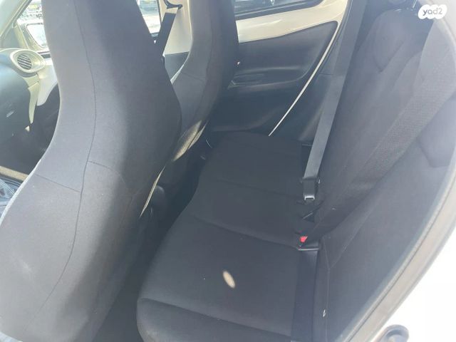 טויוטה אייגו X