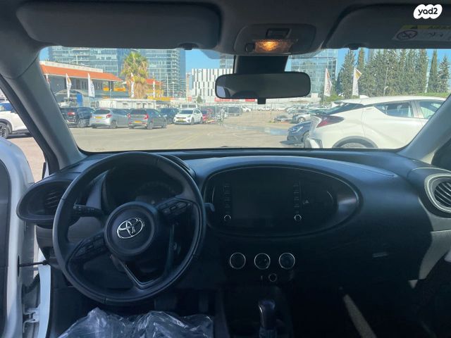 טויוטה אייגו X