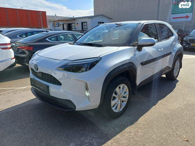 מודעת רכב טויוטה יאריס קרוס