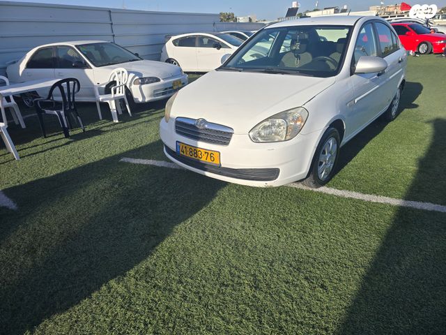 יונדאי אקסנט i25