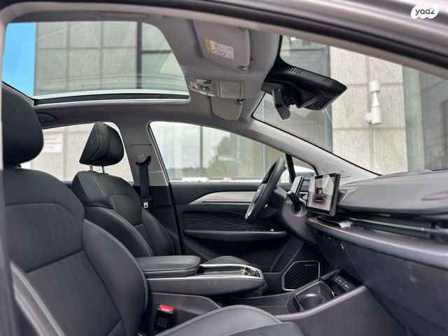 ג׳ילי Geometry C