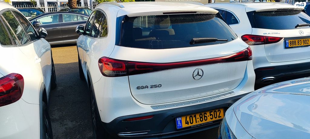 מרצדס-בנץ EQA