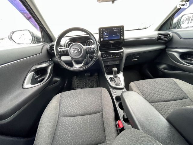 טויוטה יאריס קרוס