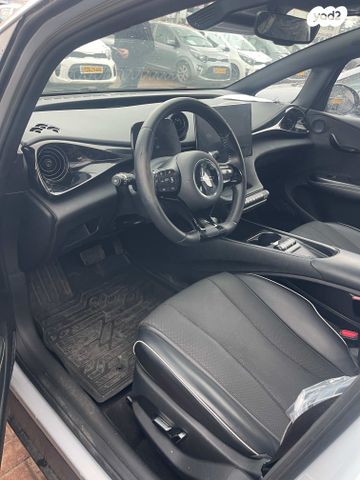 בי.ווי.די דולפין