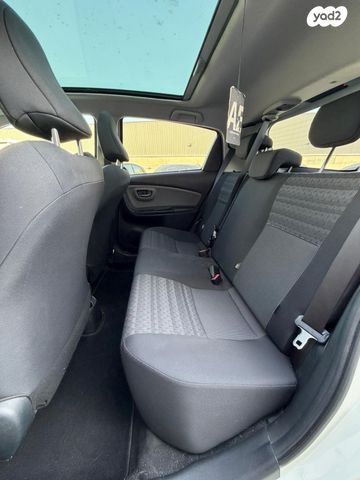 טויוטה יאריס