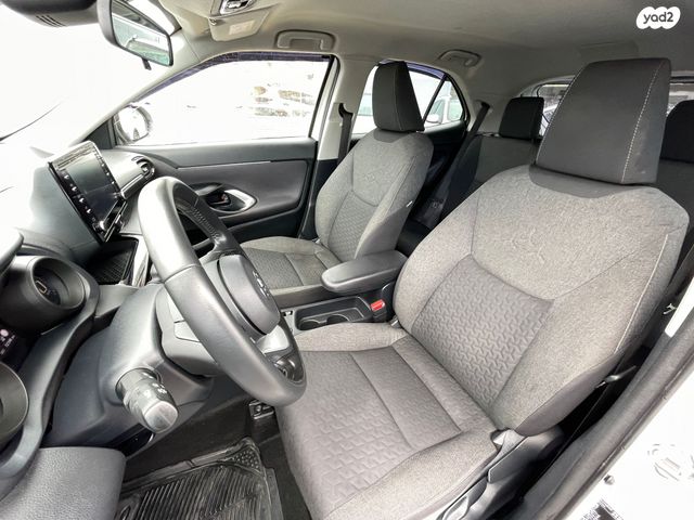 טויוטה יאריס קרוס