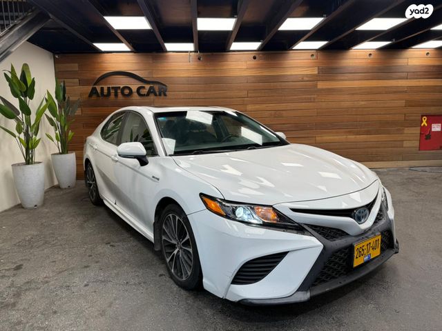 טויוטה קאמרי