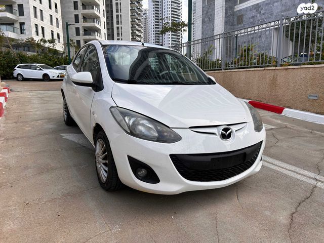 מודעת רכב מאזדה 2