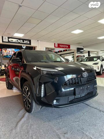 מודעת רכב טויוטה יאריס קרוס